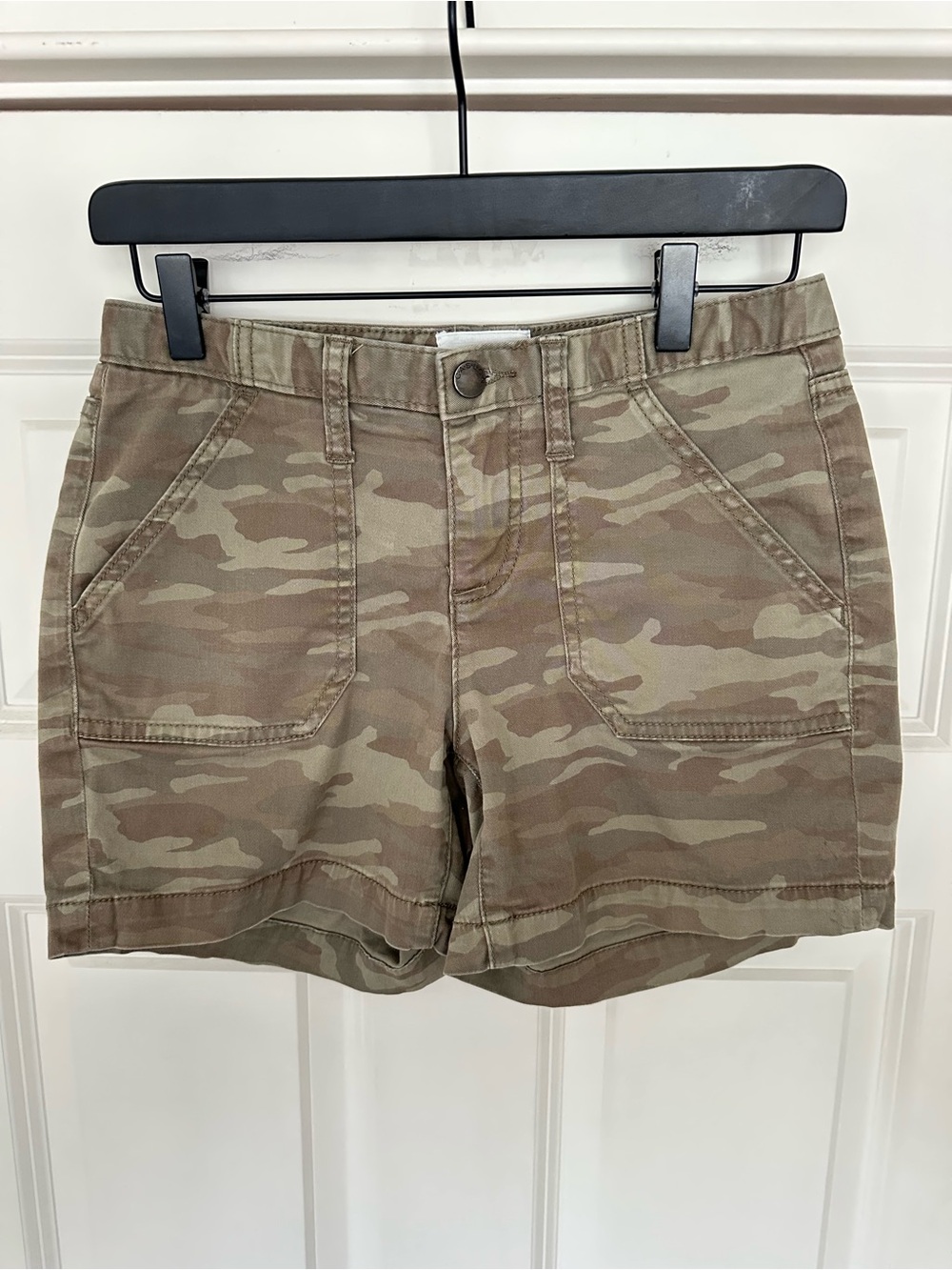 Caslon Women’s Camo Utility Shorts - Khaki